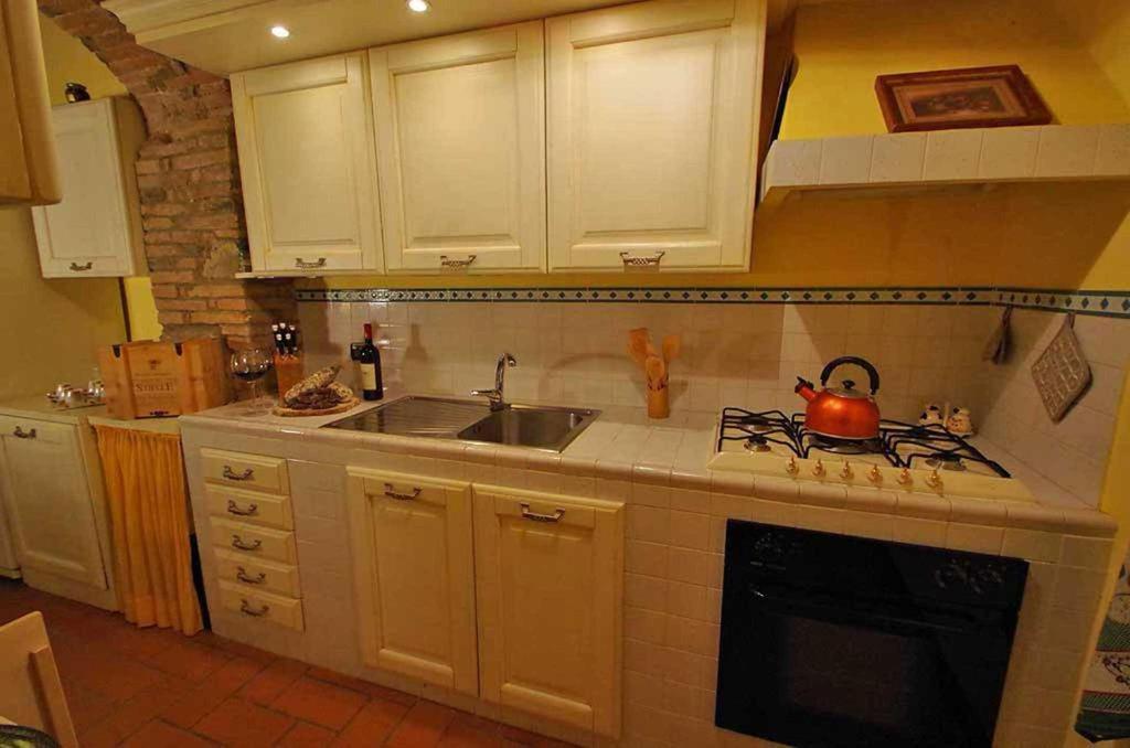 Cottage Le Ginestre Con Piscina In Val D'Orcia Radicofani Luaran gambar